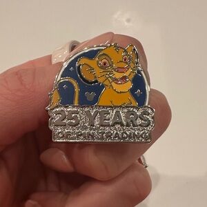 Walt Disney World (WDW) Hidden Mickey Pin featuring Simba